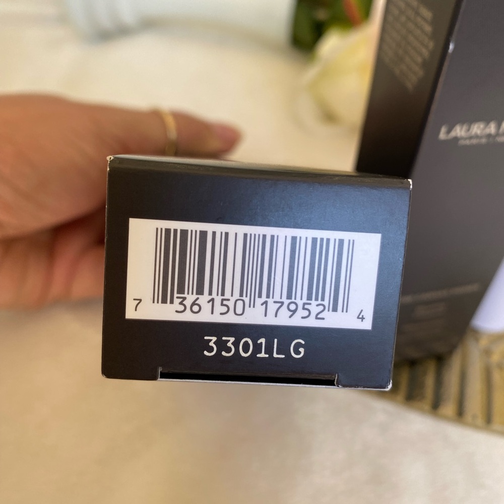 Laura Mercier Pure Canvas Primer BLURRING - Picture 7 of 7